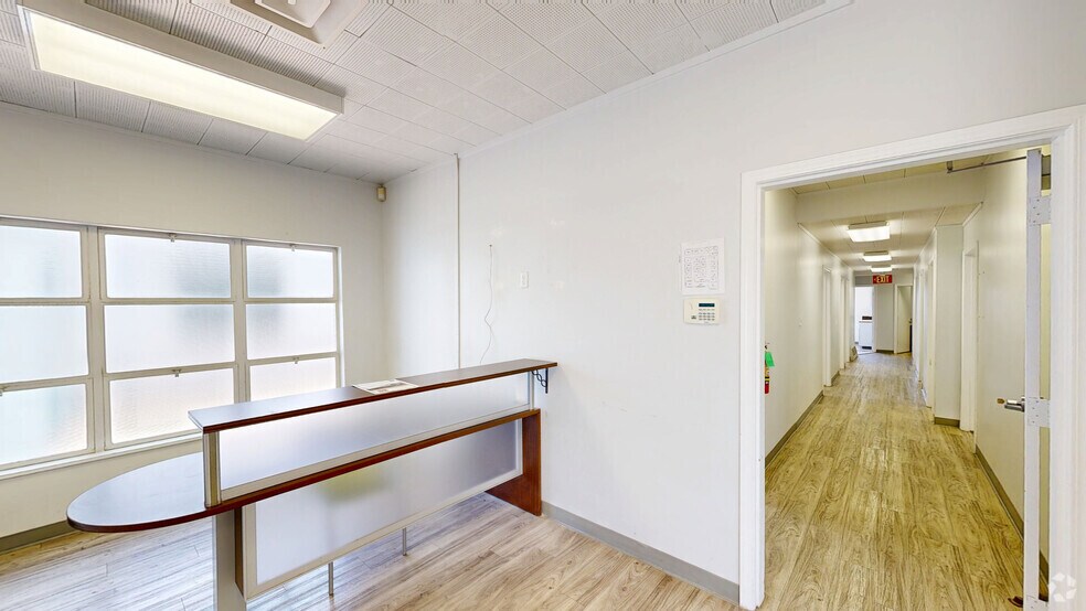2430-2434 Calaveras St, Fresno, CA à louer - Numérisation 3D Matterport – Image 3 sur 12