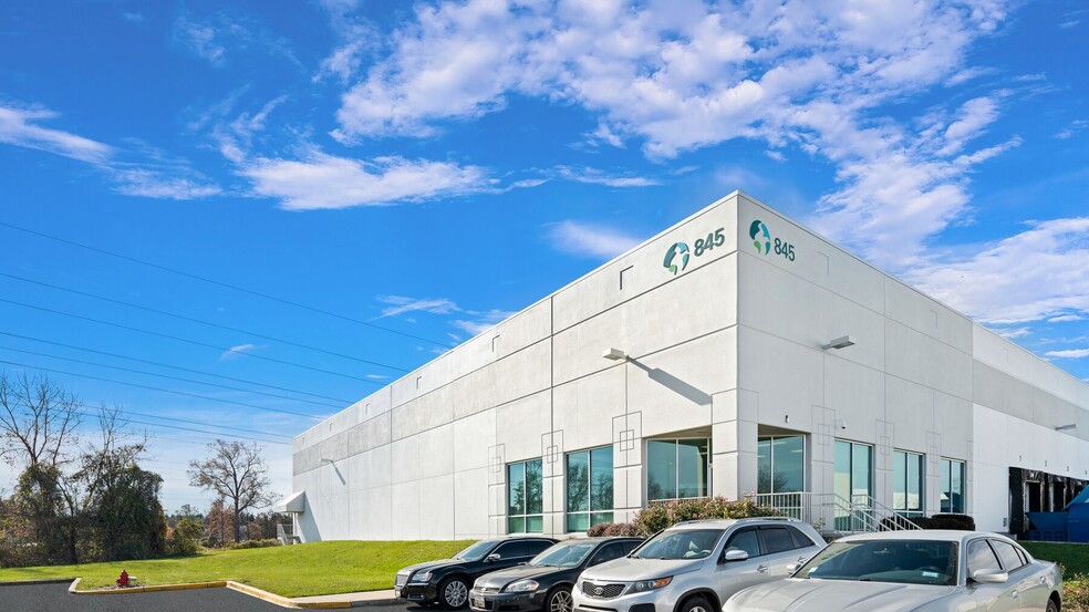 845 Hampton Park Blvd, Capitol Heights, MD à louer - Photo principale – Image 1 sur 10