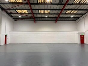 Hythe Rd, Londres à louer Photo intérieure– Image 2 sur 4