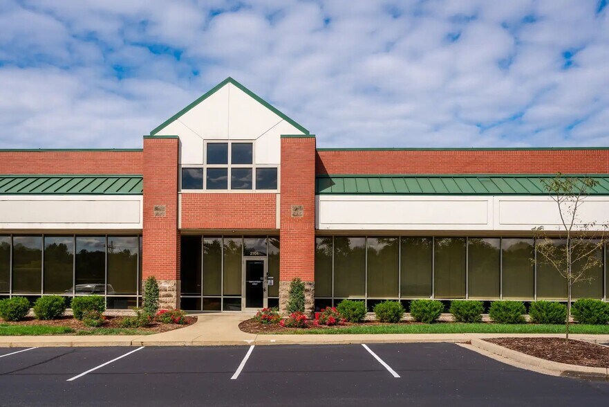 2720-2736 River Green Cir, Louisville, KY à louer - Photo de l’immeuble – Image 2 sur 6