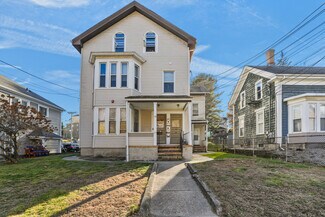 Plus de détails pour 79 Hamlet Ave, Woonsocket, RI - Logement à vendre