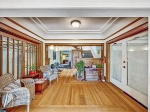 825 College Ave, Santa Rosa, CA à vendre Photo intérieure– Image 2 sur 3