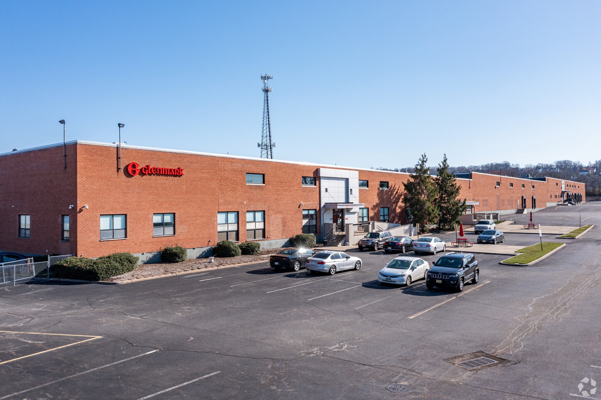 301 Island Rd, Mahwah, NJ à louer Photo de l’immeuble– Image 1 sur 7