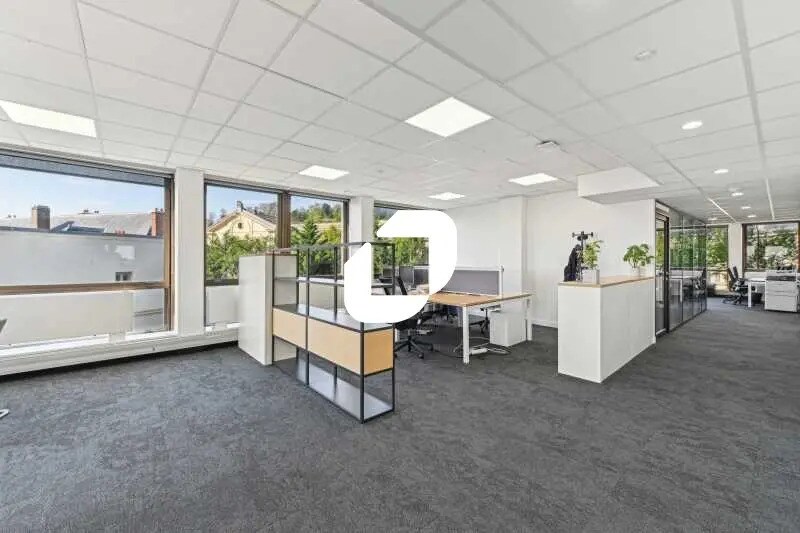 Bureau dans Saint-Cloud à louer - Photo de l’immeuble – Image 1 sur 16