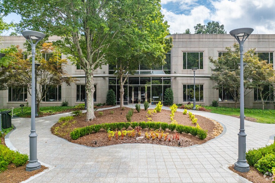 4100 Wildwood Pky, Atlanta, GA à louer - Photo de l’immeuble – Image 1 sur 65