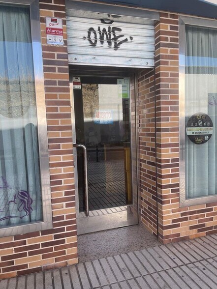 Local commercial dans Fuenlabrada, Madrid à louer - Photo de l’immeuble – Image 2 sur 4