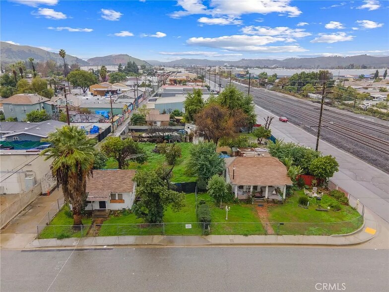 115 S Myrtle Ave, Pomona, CA à vendre - Photo de l’immeuble – Image 2 sur 5