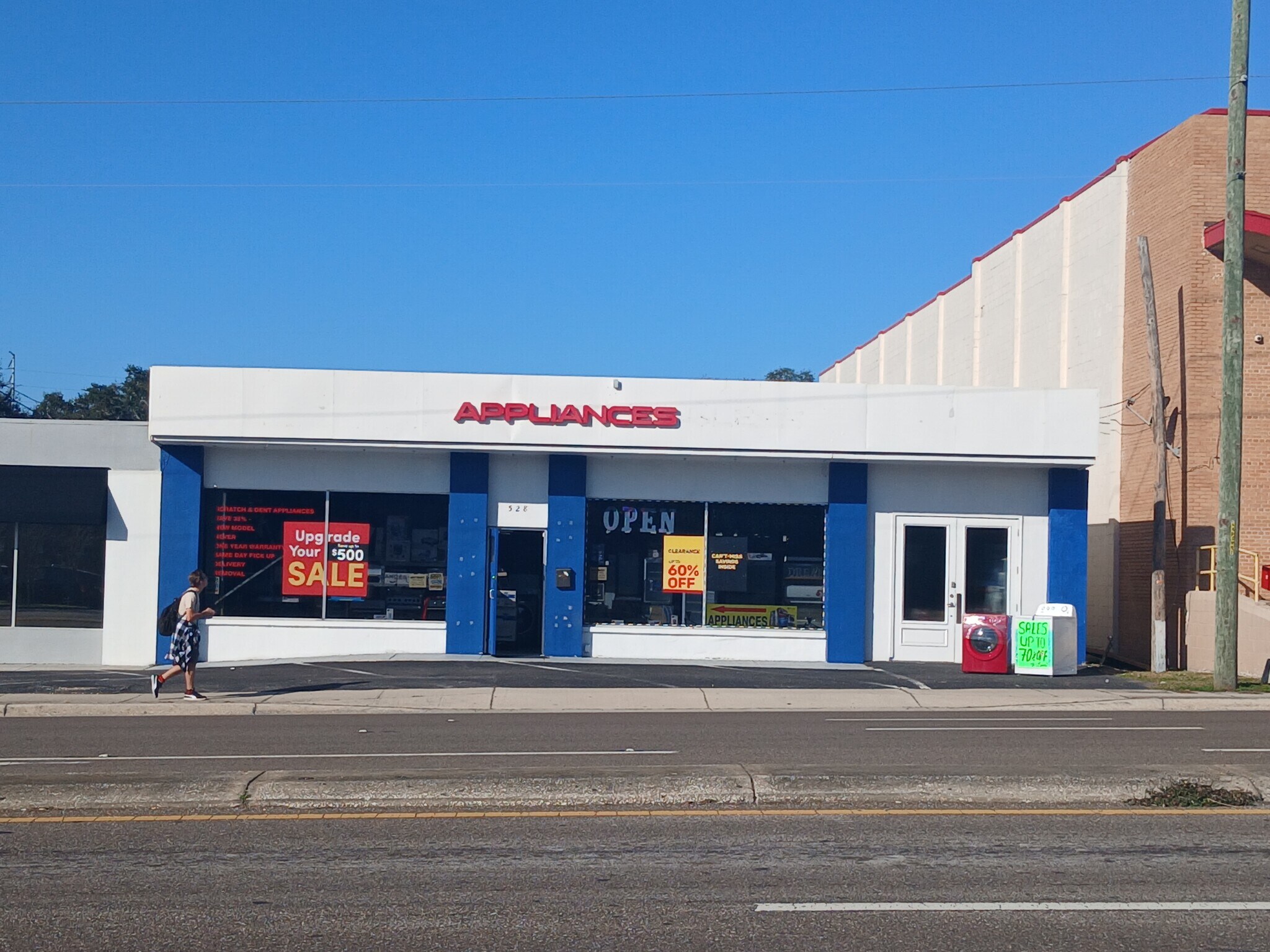 528 S Missouri Ave, Clearwater, FL à louer Photo principale– Image 1 sur 19