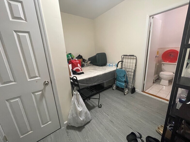3152 137th St, Flushing, NY à vendre - Photo intérieure – Image 2 sur 16