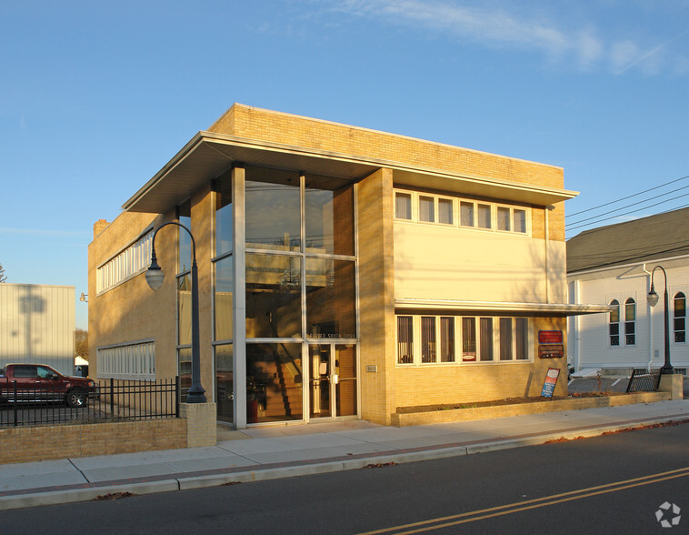 11 S 3rd St, Hammonton, NJ à louer - Photo de l’immeuble – Image 2 sur 5