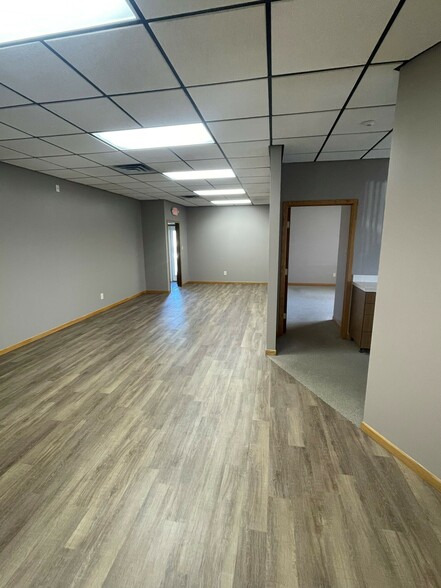 8080 Utah St, Merrillville, IN à louer - Photo de l’immeuble – Image 3 sur 8