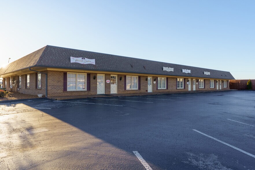 5803-5805 Lee Hwy, Chattanooga, TN à vendre - Photo de l’immeuble – Image 2 sur 33