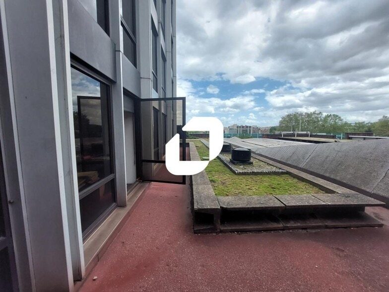 Bureau dans Saint-Cloud à louer - Photo de l’immeuble – Image 1 sur 11