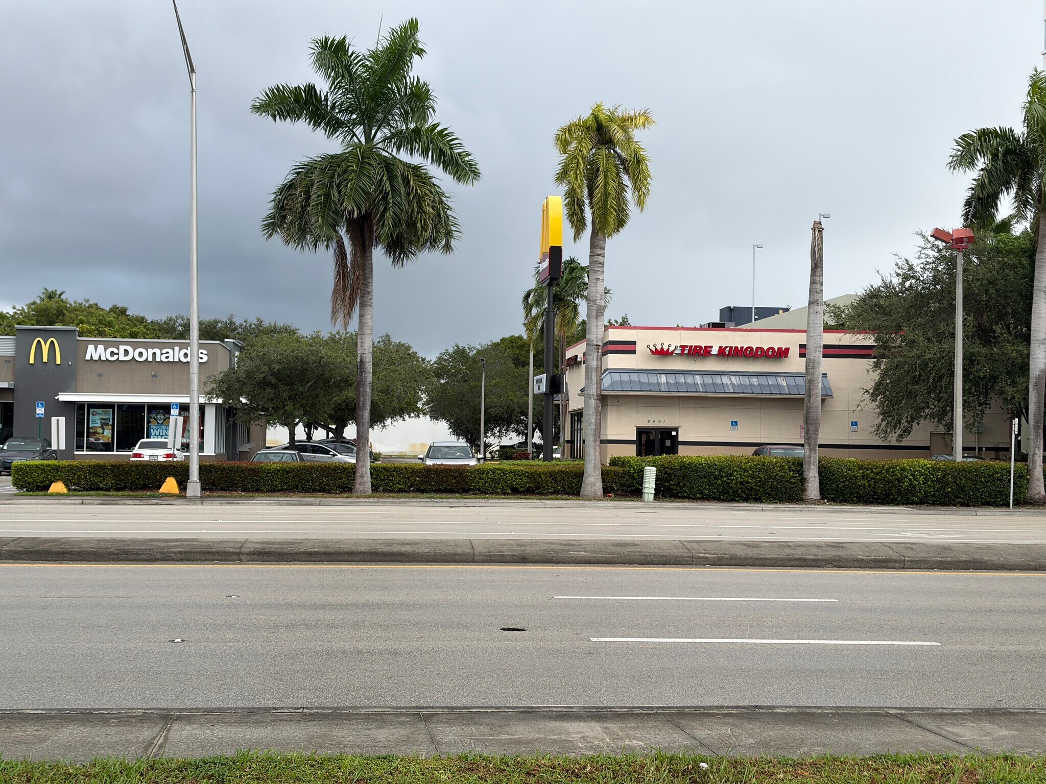 2421 NW 87th Ave, Doral, FL à vendre Photo principale– Image 1 sur 7