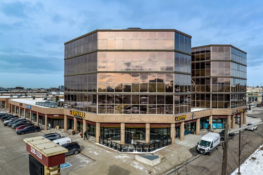 3200 Dufferin St, Toronto, ON à louer - Photo de l’immeuble – Image 1 sur 6