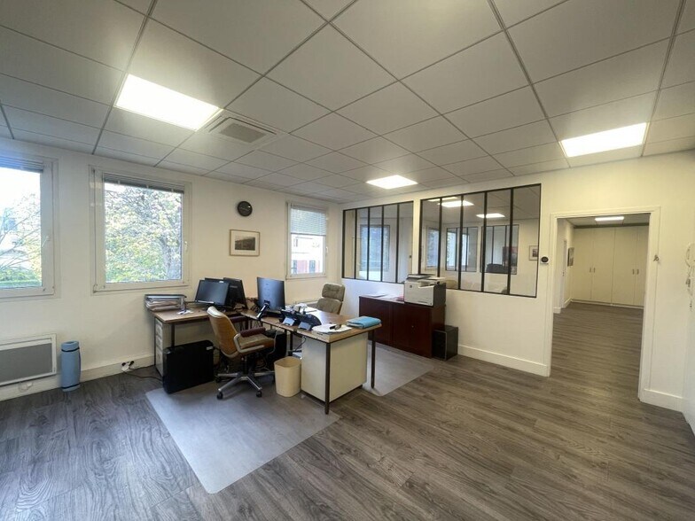 Bureau dans Nanterre à louer - Photo intérieure – Image 2 sur 24