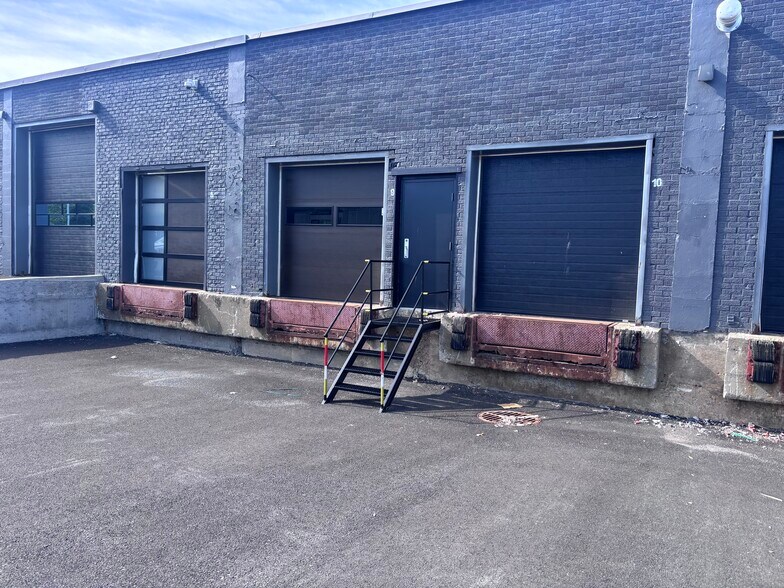 605 Boul Iberville, Repentigny, QC à louer - Photo de l’immeuble – Image 2 sur 7