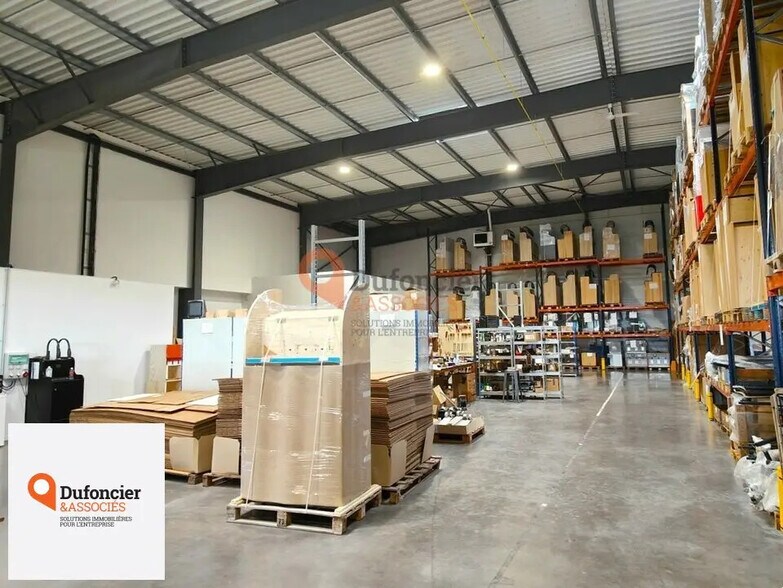 Industriel/Logistique dans Dissay à louer - Photo de l’immeuble – Image 2 sur 12