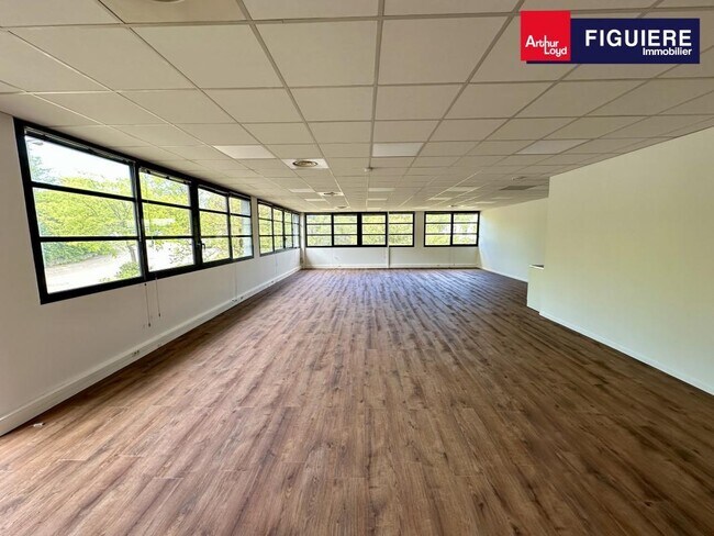 Plus de détails pour 860 Rue René Descartes, Aix-en-Provence - Bureau à louer