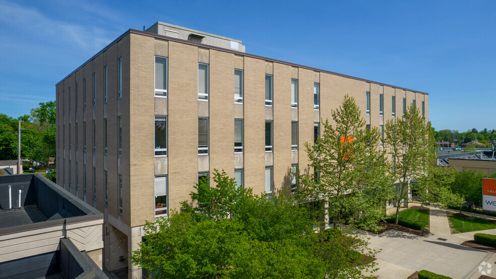 4400 N High St, Columbus, OH à louer - Photo de l’immeuble – Image 1 sur 8