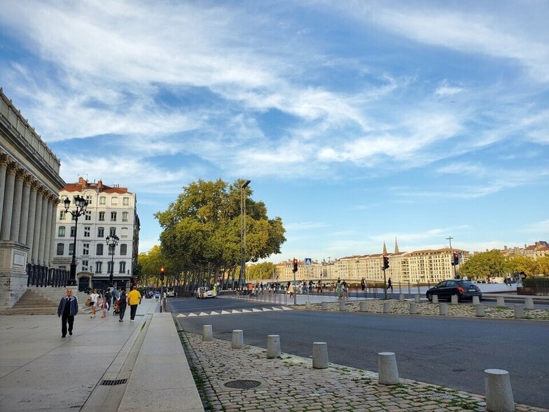 5 Place De La Baleine, Lyon à louer - Photo de l’immeuble – Image 3 sur 3