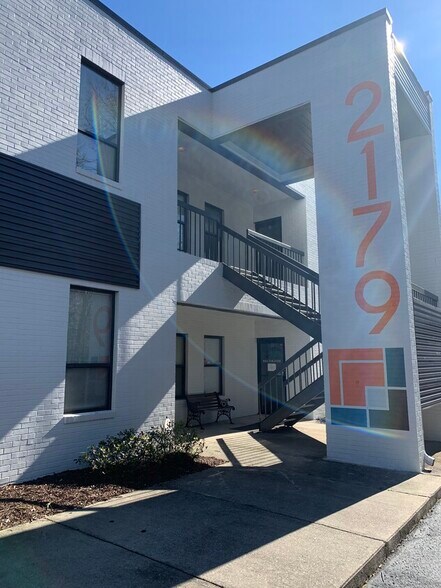 2175 Ashley Phosphate Rd, North Charleston, SC à vendre - Photo de l’immeuble – Image 3 sur 12