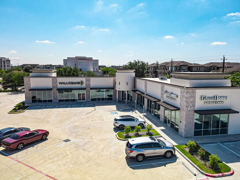 4805 E Sam Houston Pky S, Pasadena, TX à louer - Photo de l’immeuble – Image 2 sur 10