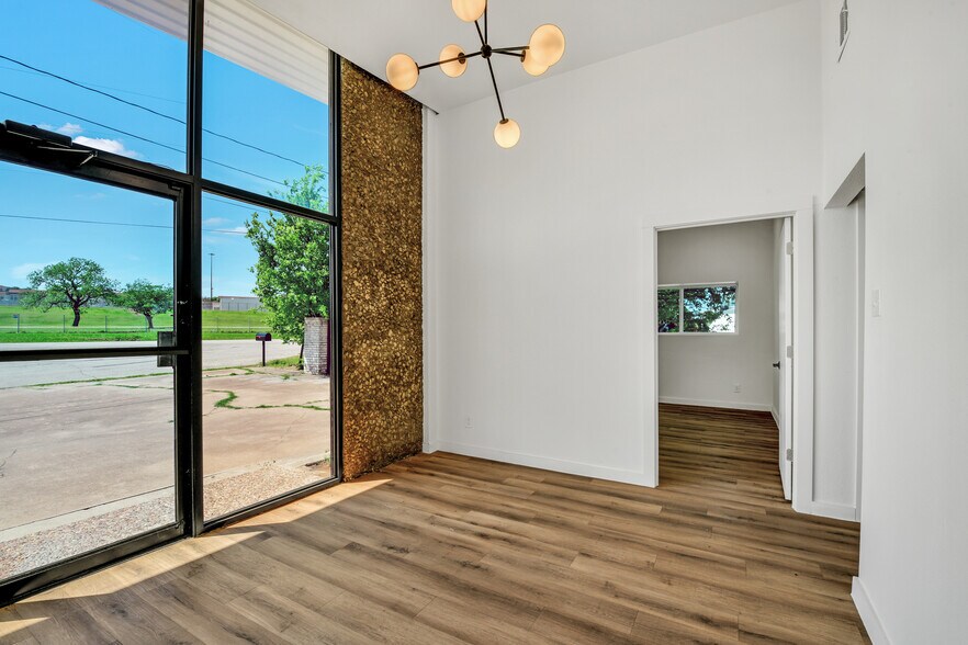 3115 Sabine St, Forest Hill, TX à vendre - Photo de l’immeuble – Image 2 sur 21