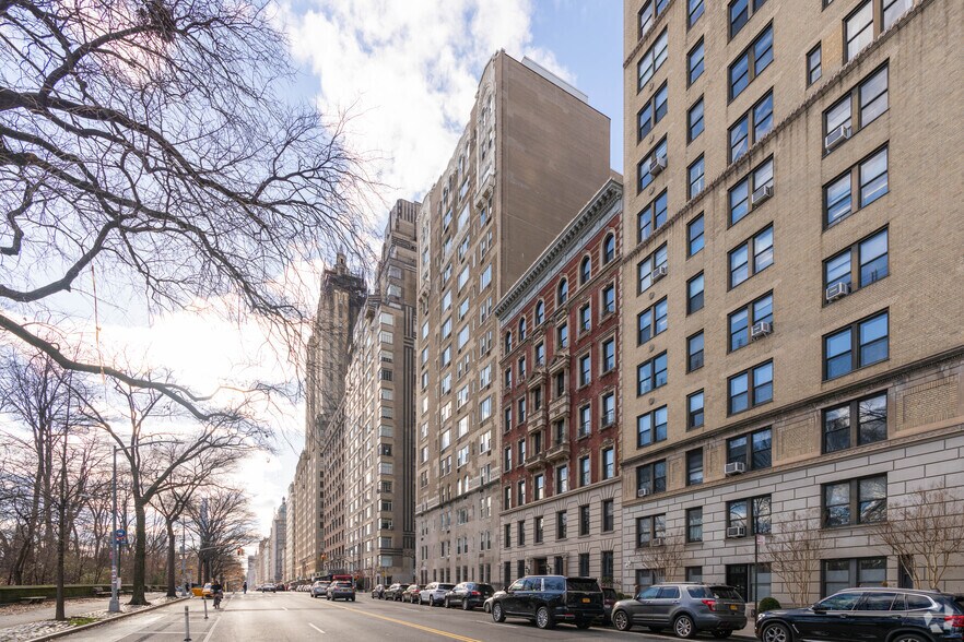 300 Central Park W, New York, NY à vendre - Photo de l’immeuble – Image 2 sur 7