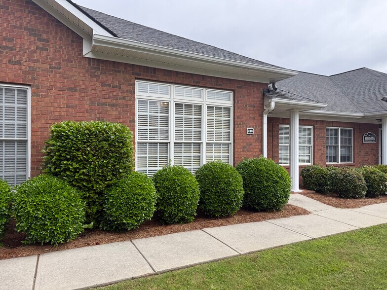 4595 Towne Lake Pky, Woodstock, GA à vendre - Photo de l’immeuble – Image 1 sur 13