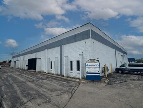 4903-4907 S Howell Ave, Milwaukee, WI à louer Photo de l’immeuble– Image 1 sur 2