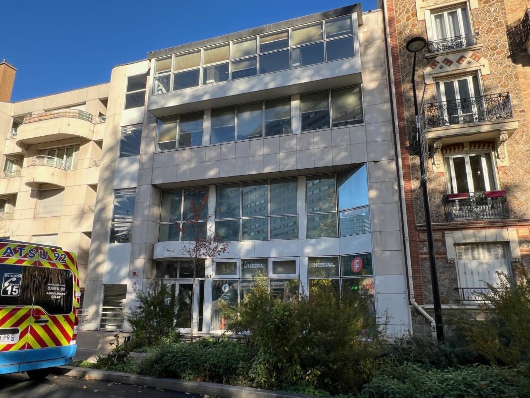 41 Rue De L'Alma, Courbevoie à louer Photo de l’immeuble– Image 1 sur 3
