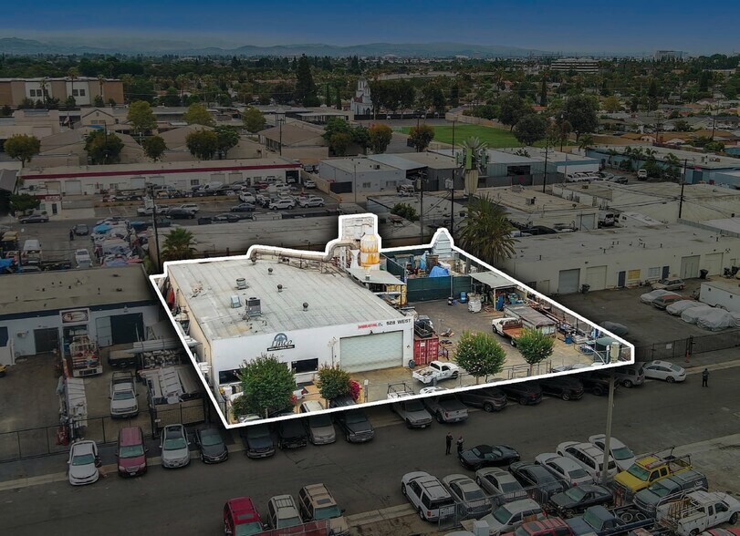 528 W Central Park Ave, Anaheim, CA à vendre - Photo de l’immeuble – Image 1 sur 4