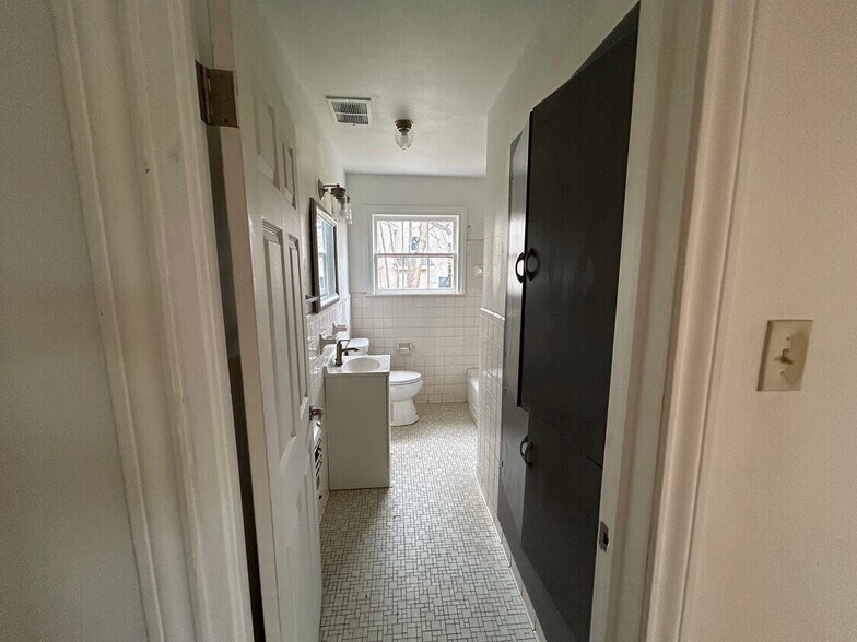 404 N Henderson Blvd, Kilgore, TX à louer - Photo de l’immeuble – Image 2 sur 52