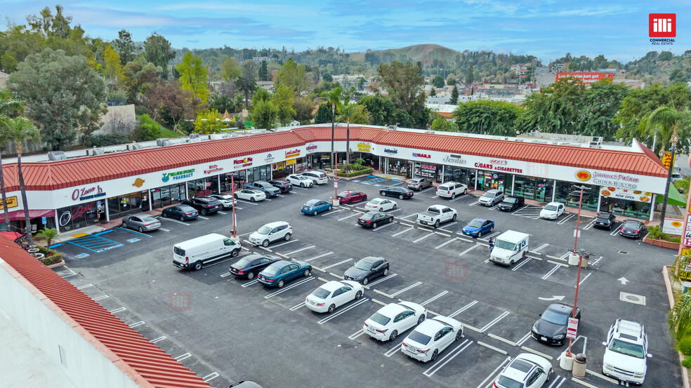 19930-19960 Ventura Blvd, Woodland Hills, CA à louer - Aérien – Image 3 sur 14
