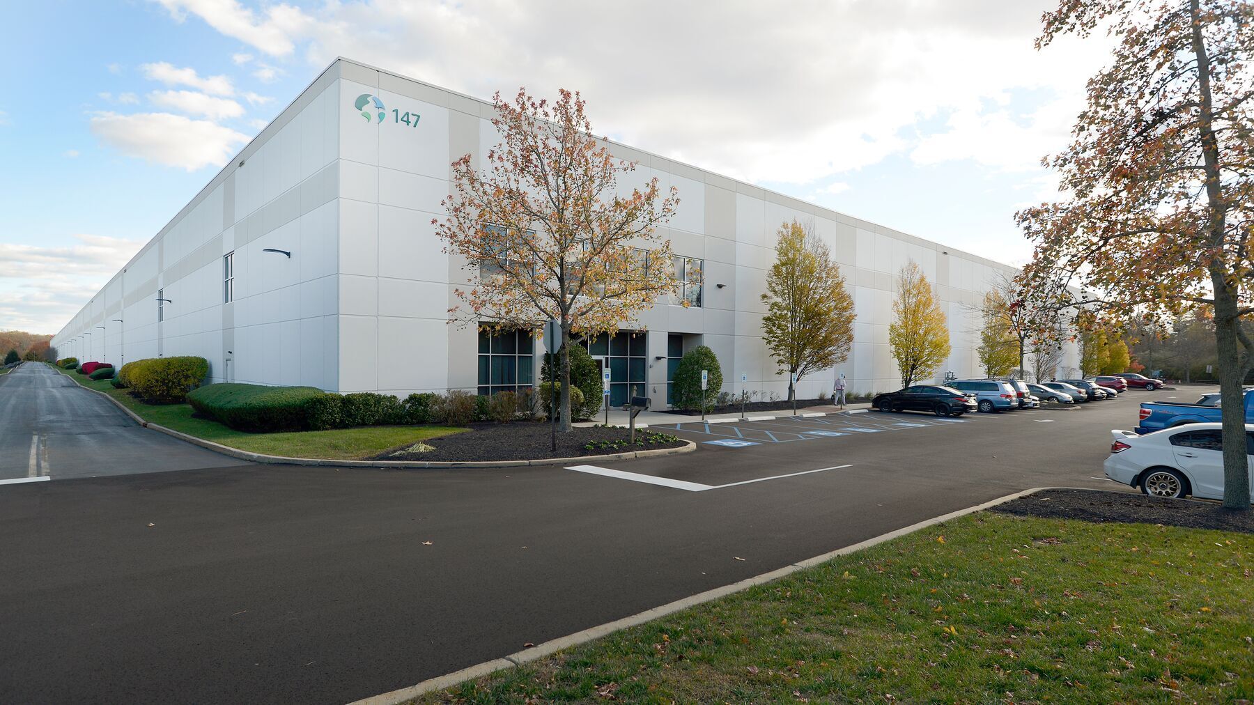 147 West Manor Way, Robbinsville, NJ à louer Photo de l’immeuble– Image 1 sur 4
