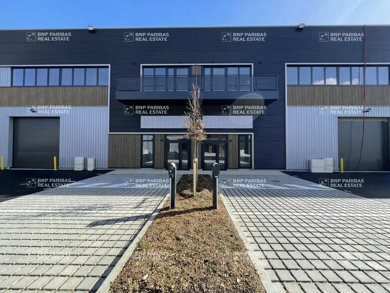 Local d’activités dans Chalifert à louer - Photo de l’immeuble – Image 1 sur 9