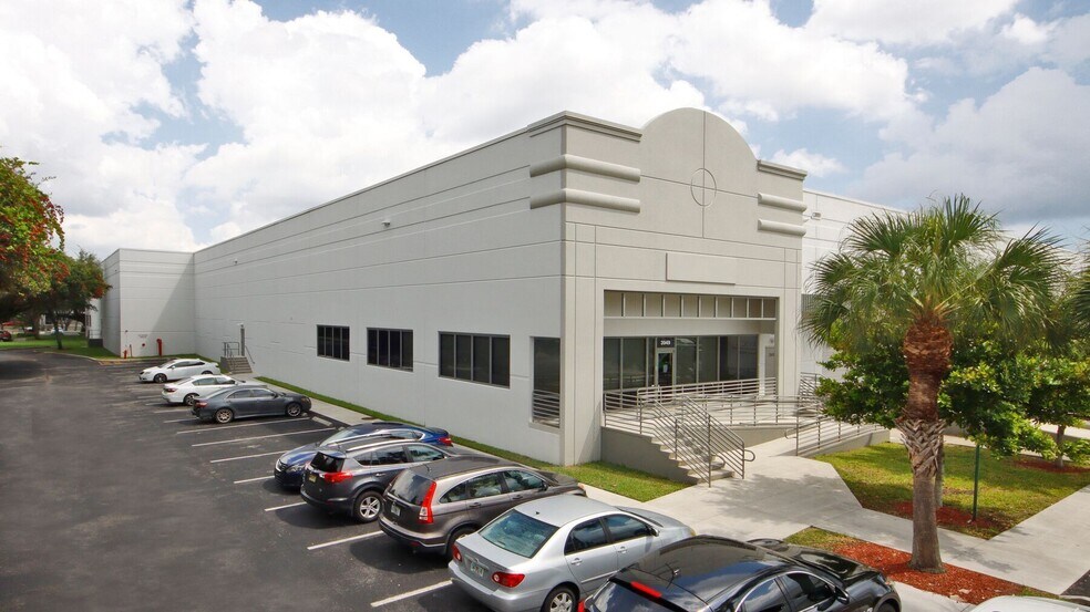 3801-3899 SW 30th Ave, Fort Lauderdale, FL à louer - Photo de l’immeuble – Image 2 sur 11