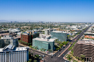 2325 E Camelback Rd, Phoenix, AZ - VUE AÉRIENNE  vue de carte