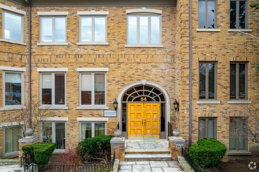 40-54 Village Centre Ct, Mississauga, ON à louer - Photo de l’immeuble – Image 3 sur 5