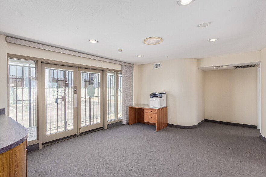 8545 N Black Canyon Hwy, Phoenix, AZ à vendre - Photo de l’immeuble – Image 2 sur 25