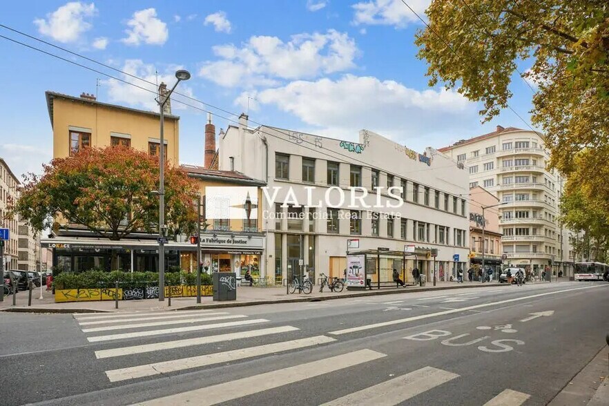 Bureau dans Lyon à vendre - Photo de l’immeuble – Image 1 sur 12