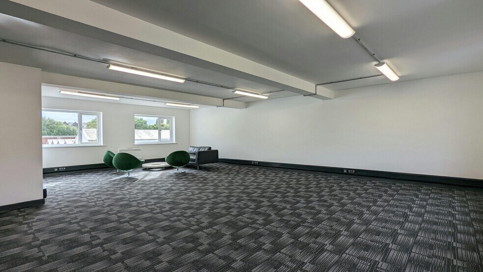 207-209 Torrington Ave, Coventry à louer - Photo de l’immeuble – Image 3 sur 15