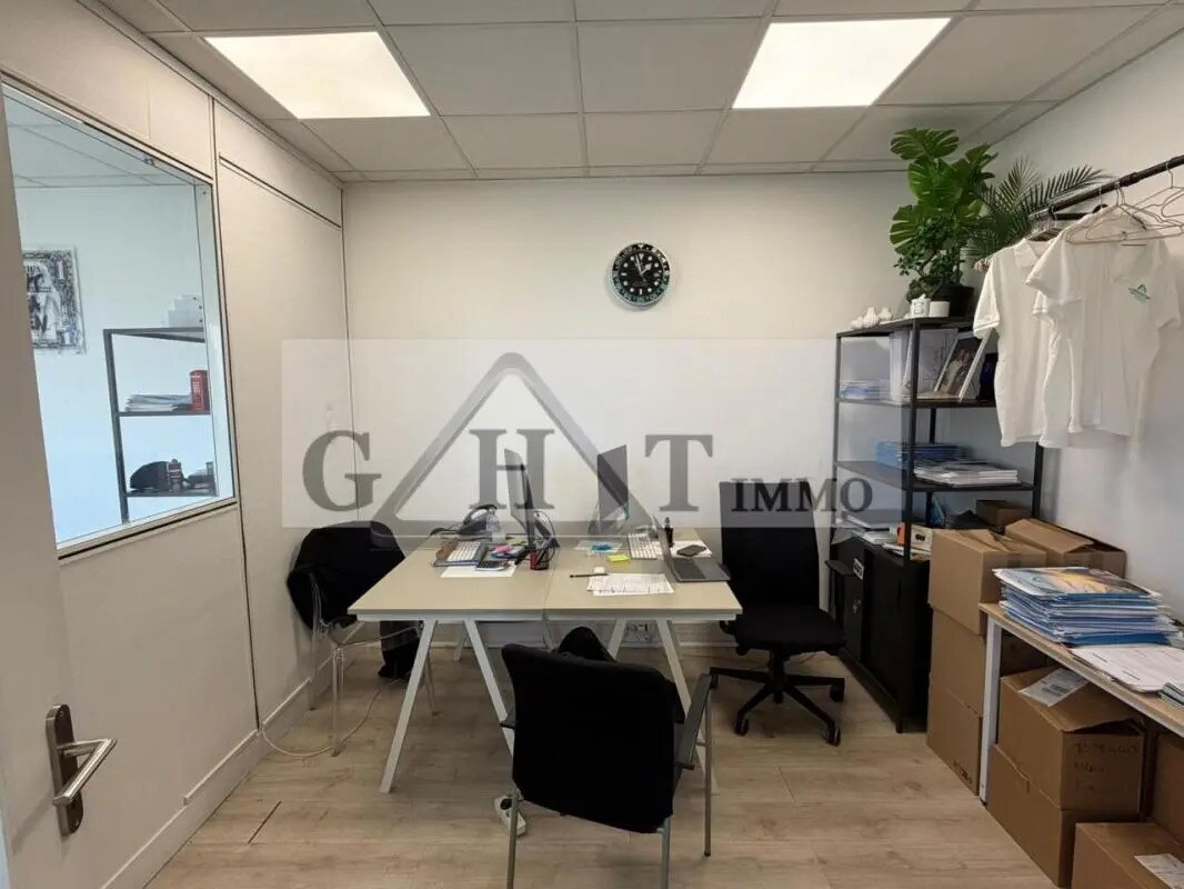 Bureau dans Maisons-Alfort à louer Photo de l’immeuble– Image 1 sur 3