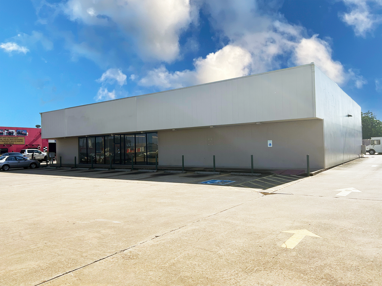 7850 Highway 6 S, Houston, TX à louer - Photo de l’immeuble – Image 2 sur 6