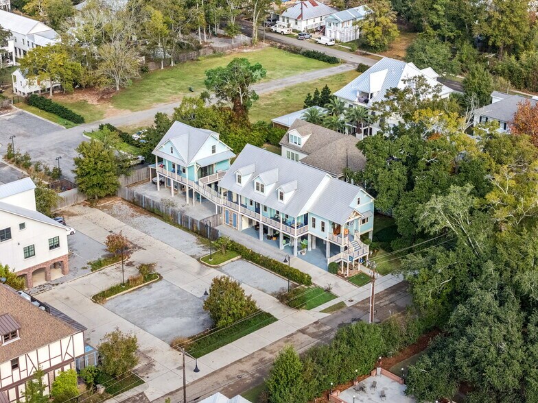 124 Lafitte St, Mandeville, LA à vendre - Photo de l’immeuble – Image 2 sur 59