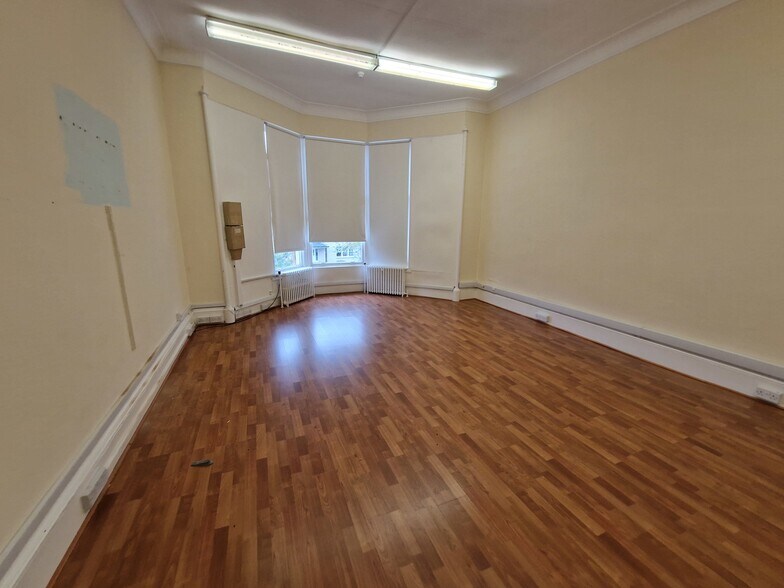 308 Albert Dr, Glasgow à vendre - Photo de l’immeuble – Image 3 sur 5