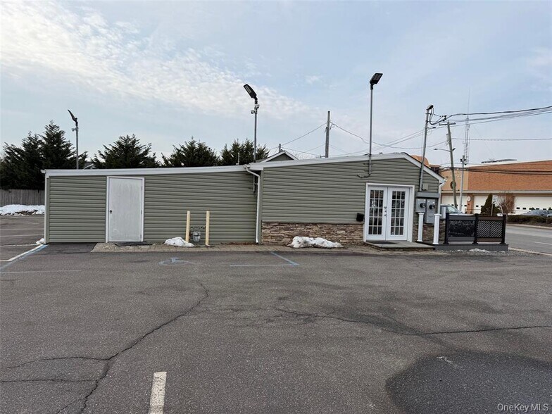 6316-6318 Jericho Tpke, Commack, NY à louer - Photo de l’immeuble – Image 2 sur 4