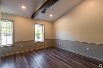 59 Apsley St, Hudson, MA à louer Photo intérieure– Image 2 sur 3