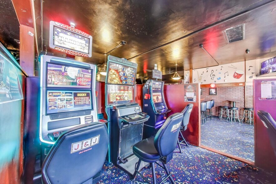 1715 W Roosevelt Rd, Broadview, IL à louer - Photo de l’immeuble – Image 2 sur 28